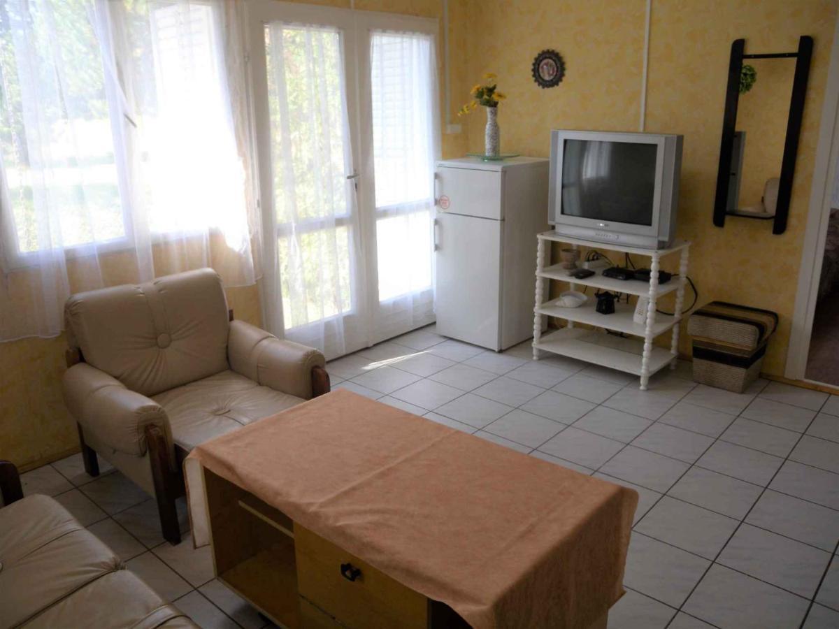 Holiday Home In Balatonfenyves 38374 エクステリア 写真